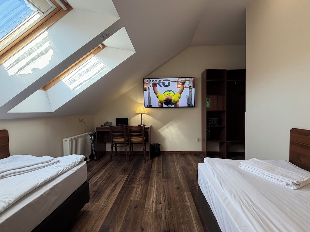 Memel Hotel 31/66