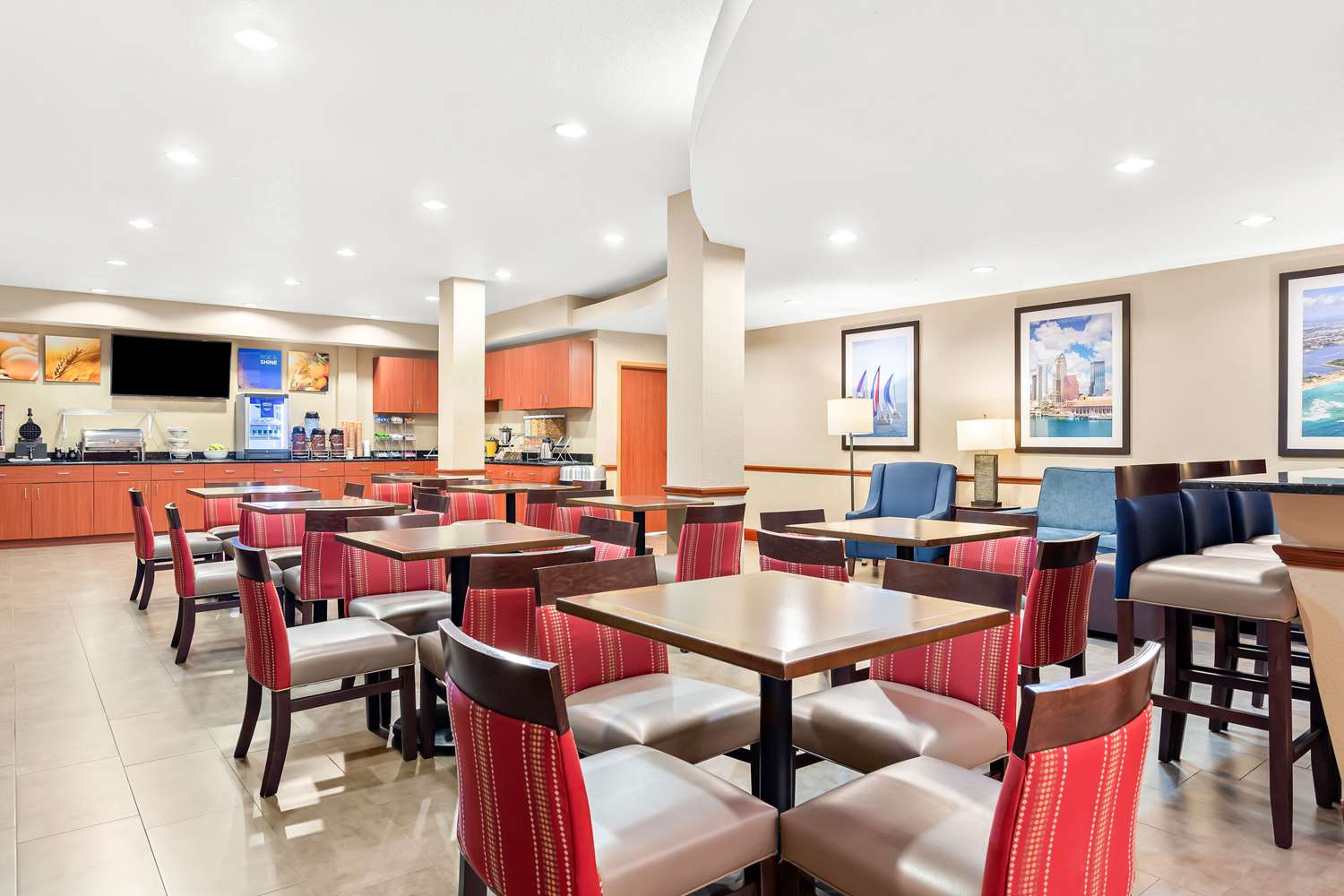 Comfort Suites Tampa Airport North 24/35