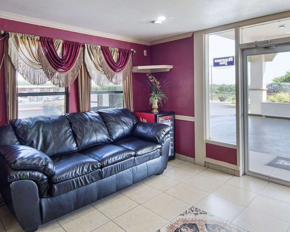 Rodeway Inn San Antonio Lackland AFB - SeaWorld 45/66