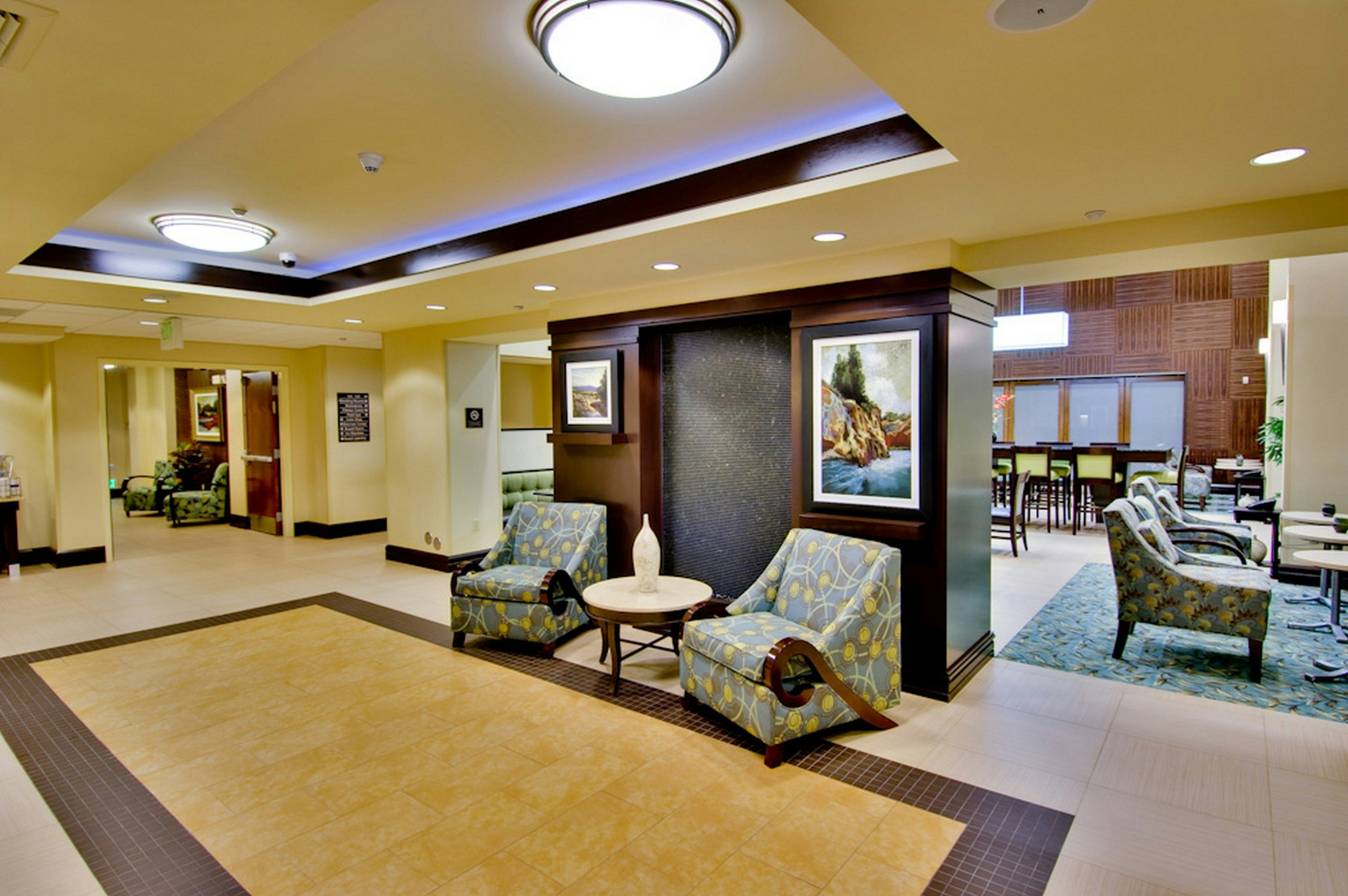 Hampton Inn And Suites Moreno Valley 35/63