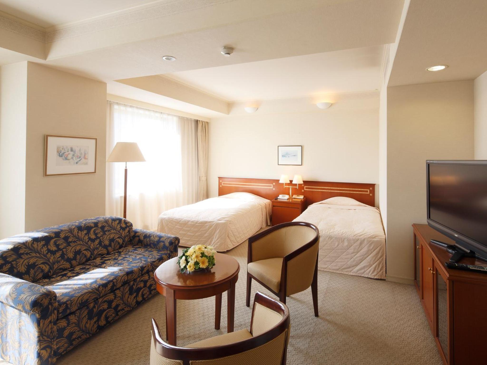 DELUXE, TWIN BEDS