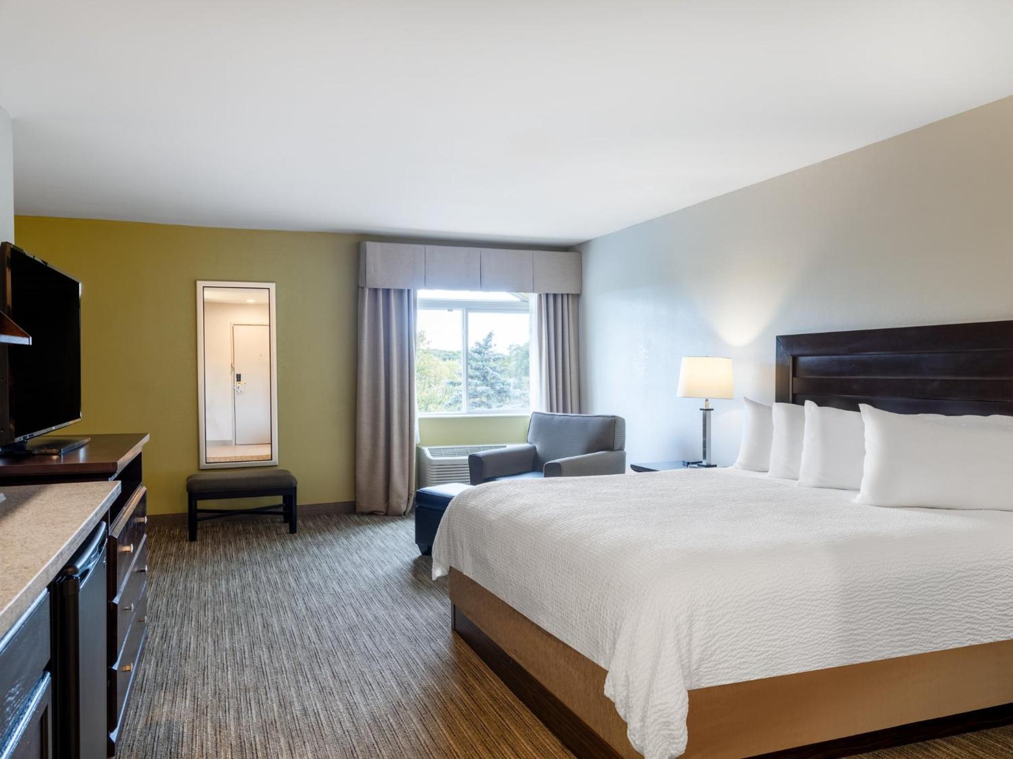 Executive, Suite