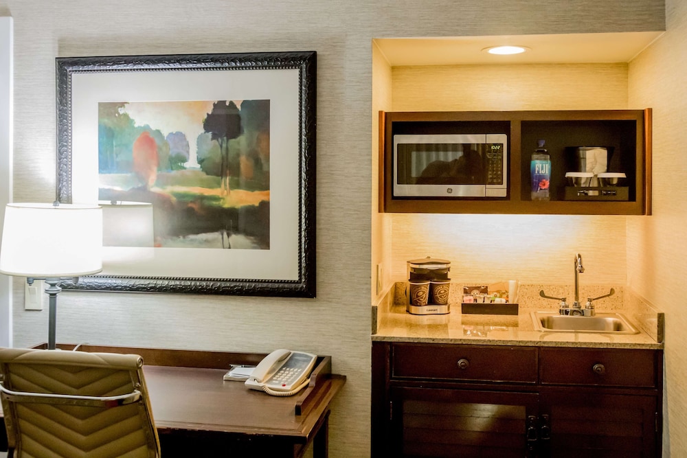 Embassy Suites By Hilton Lexington Green 50/52