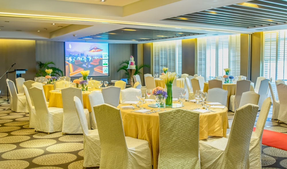 The Bayleaf Intramuros 40/56