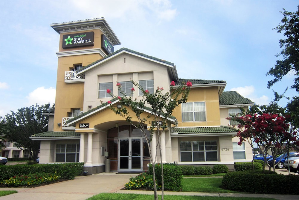 Sonesta Simply Suites Stafford 3/54