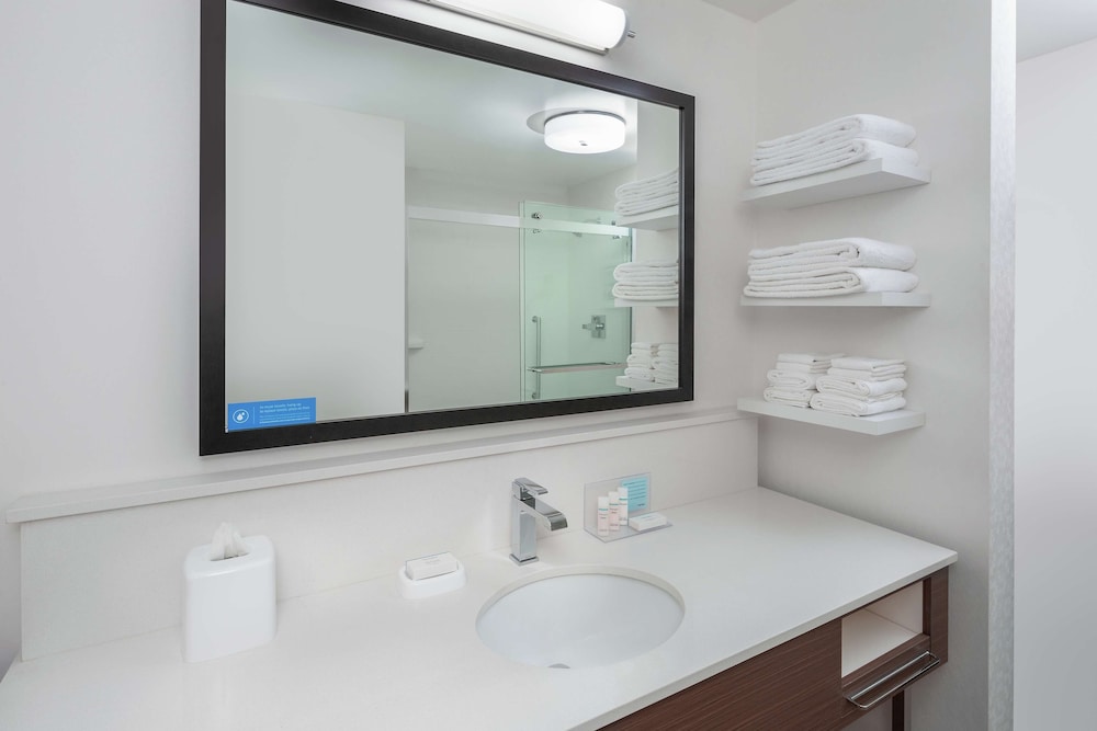 Hampton Inn and Suites San Diego Airport Liberty Station 11/46