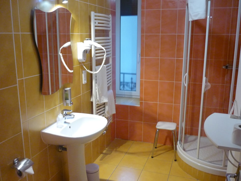 The Originals Boutique, Hotel Terminus, Bourg-en-Bresse Station 18/60