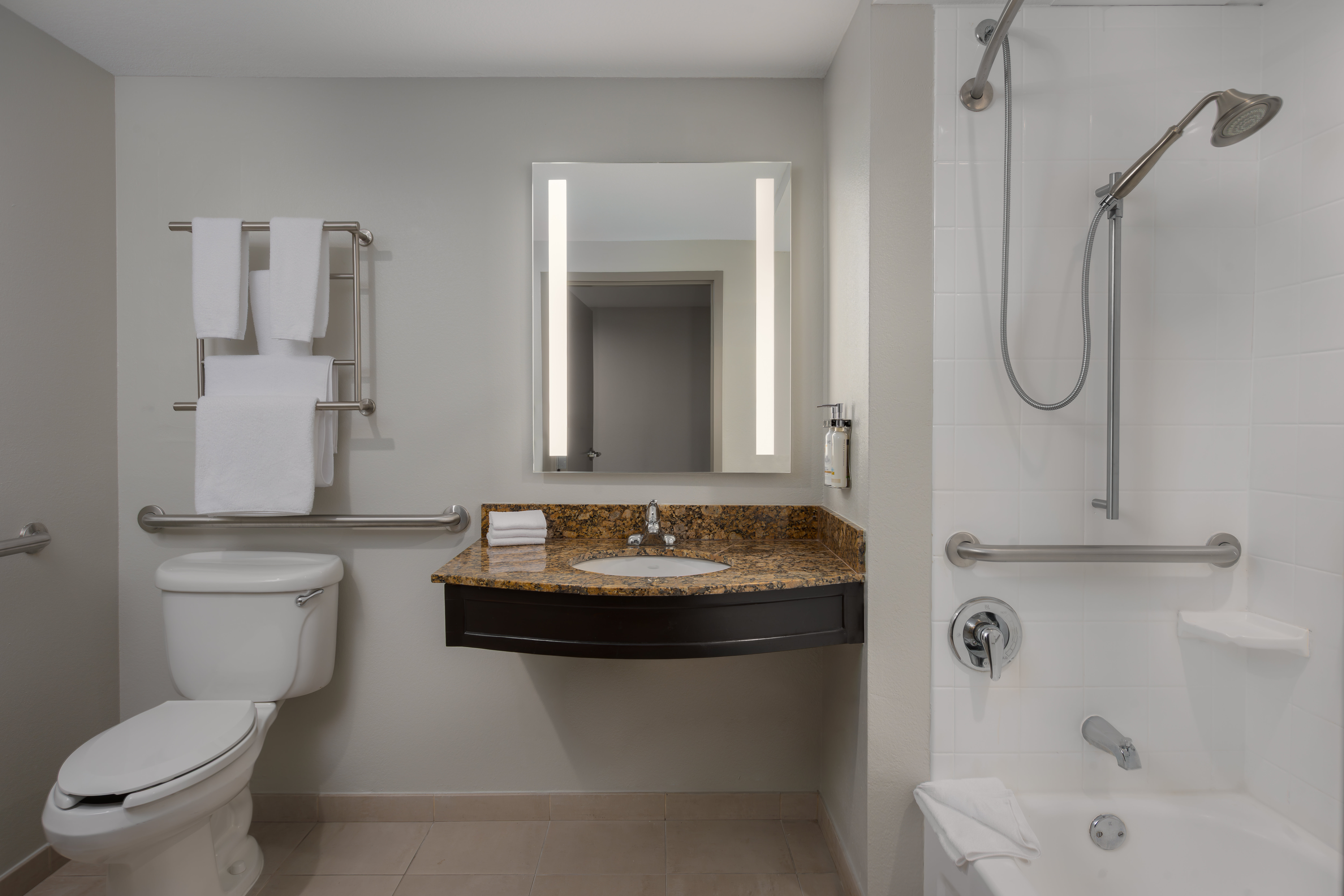 Holiday Inn Express and Suites Kendall 75/77