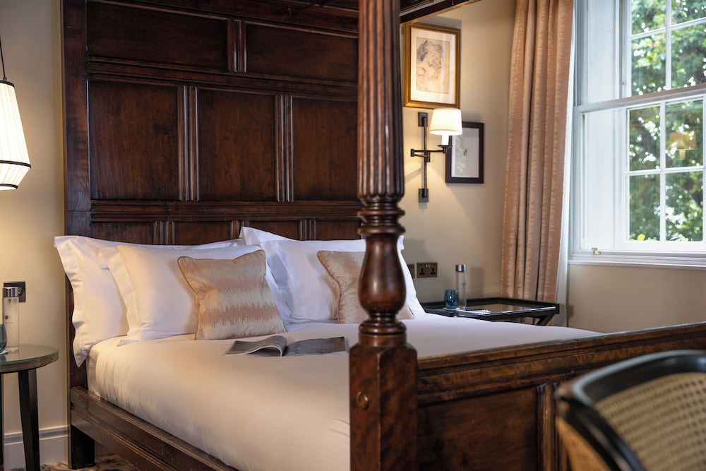 Heritage, Queen Bed