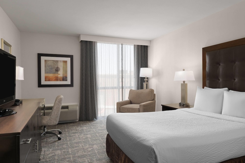 Wyndham Sacramento 19/72