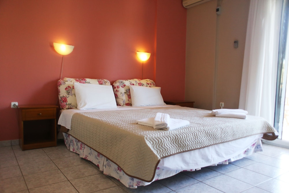 Christina Studios 13/50