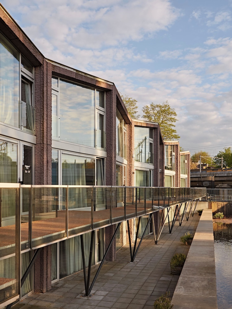 YAYS Amsterdam Prince Island by Numa 34/58