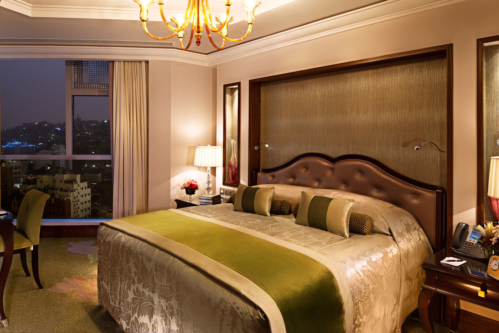1 BEDROOM, SIGNATURE, SUITE, PARTIAL KAABA VIEW