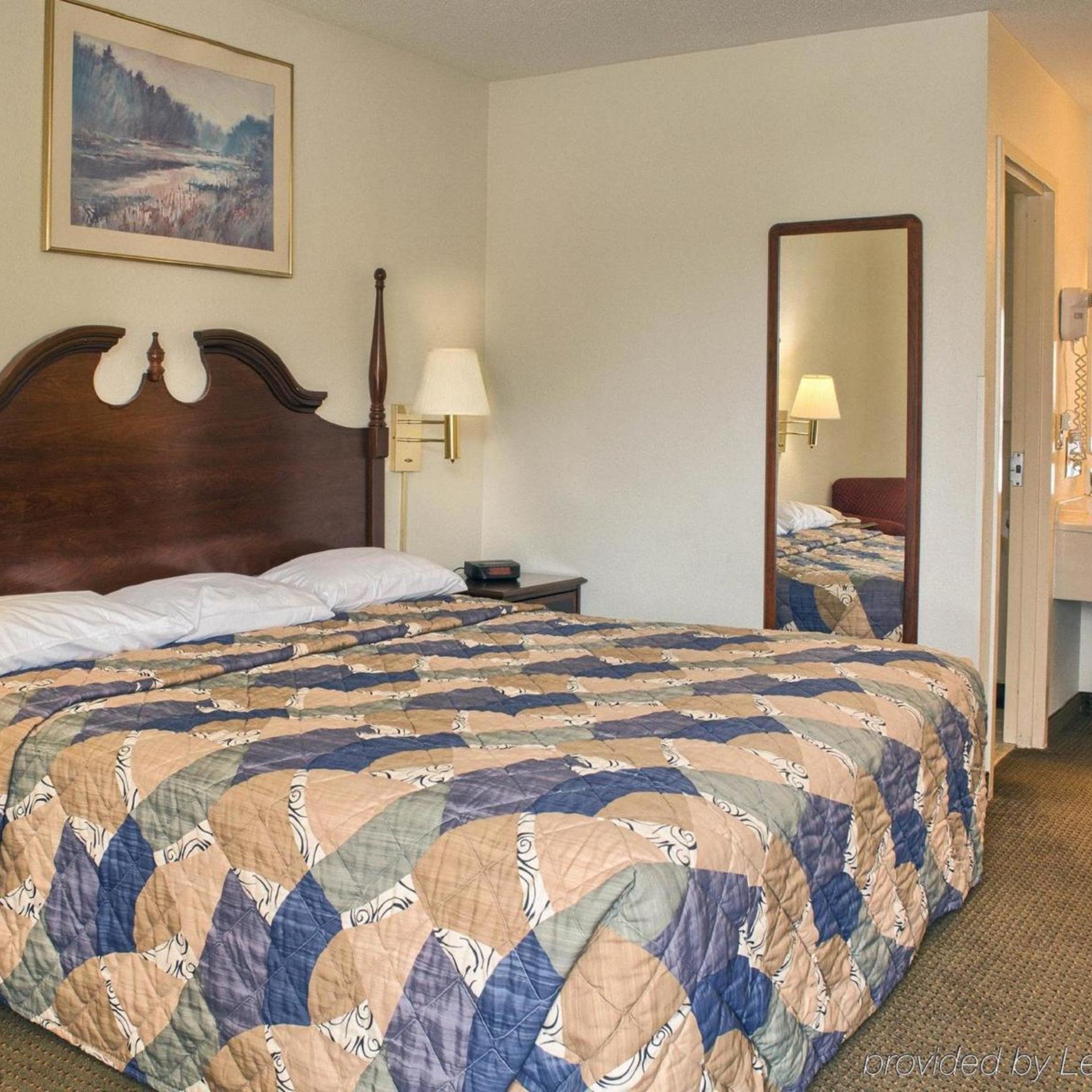 ROOM, KING BED, SMOKING