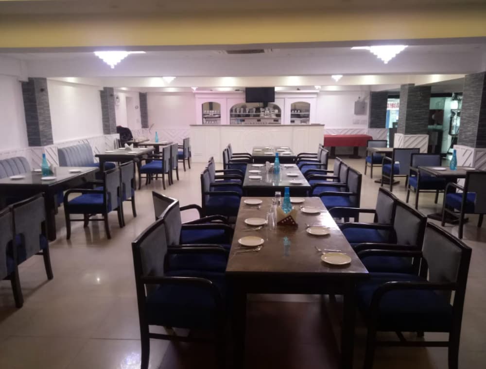 HOTEL DOON REGENCY 32/41