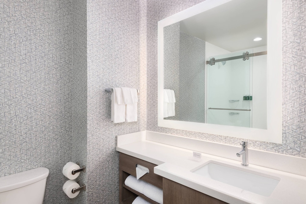 SpringHill Suites by Marriott Panama City Beach Beachfront 12/48