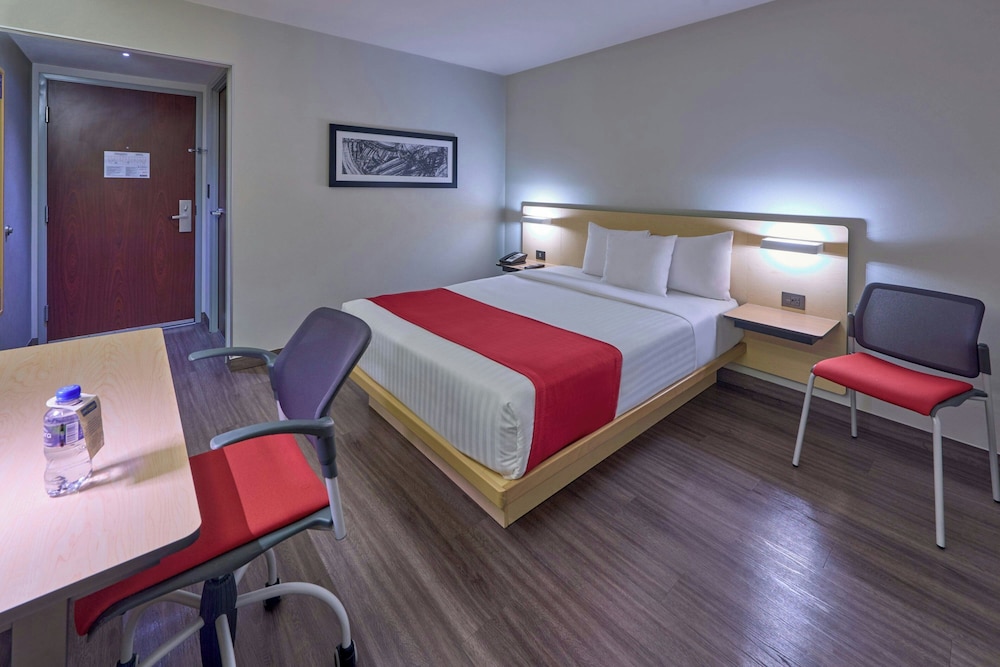 غرفة بسرير كوين، City Express by Marriott San Luis Potosi Zona Universitaria 7/10