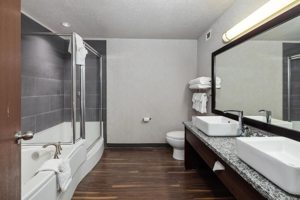 Home Inn Suites Yorkton 13/65