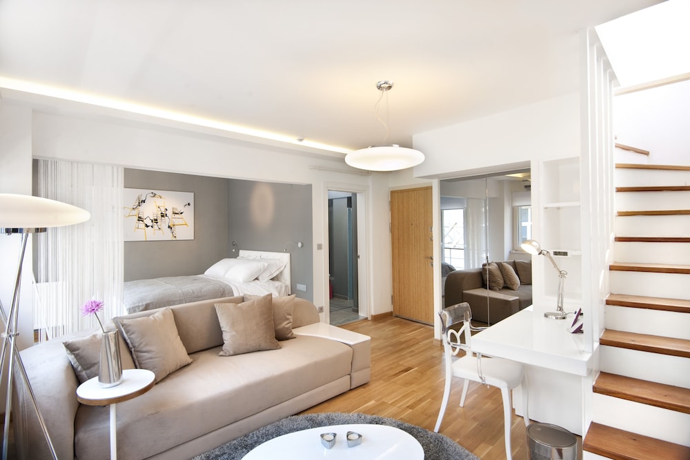 NURU ZIYA SUITES 44/82