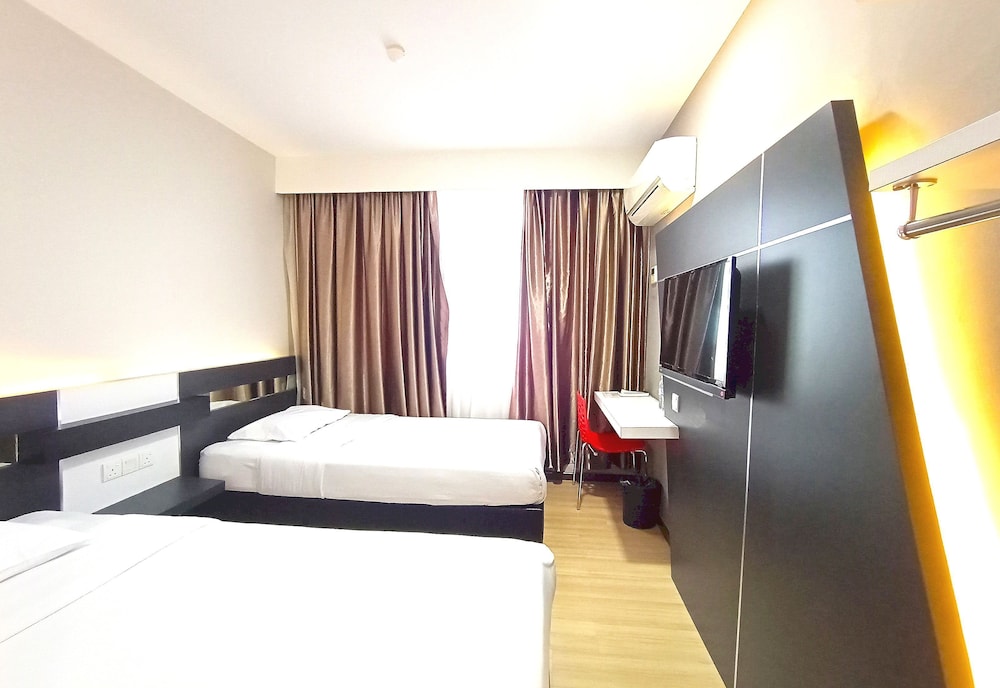 Hotel O Hi Inn 27/45