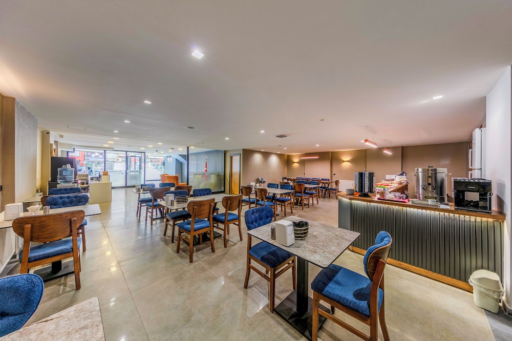 Evim Hotel 37/50