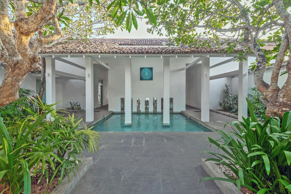 Ishq Villa 42/49