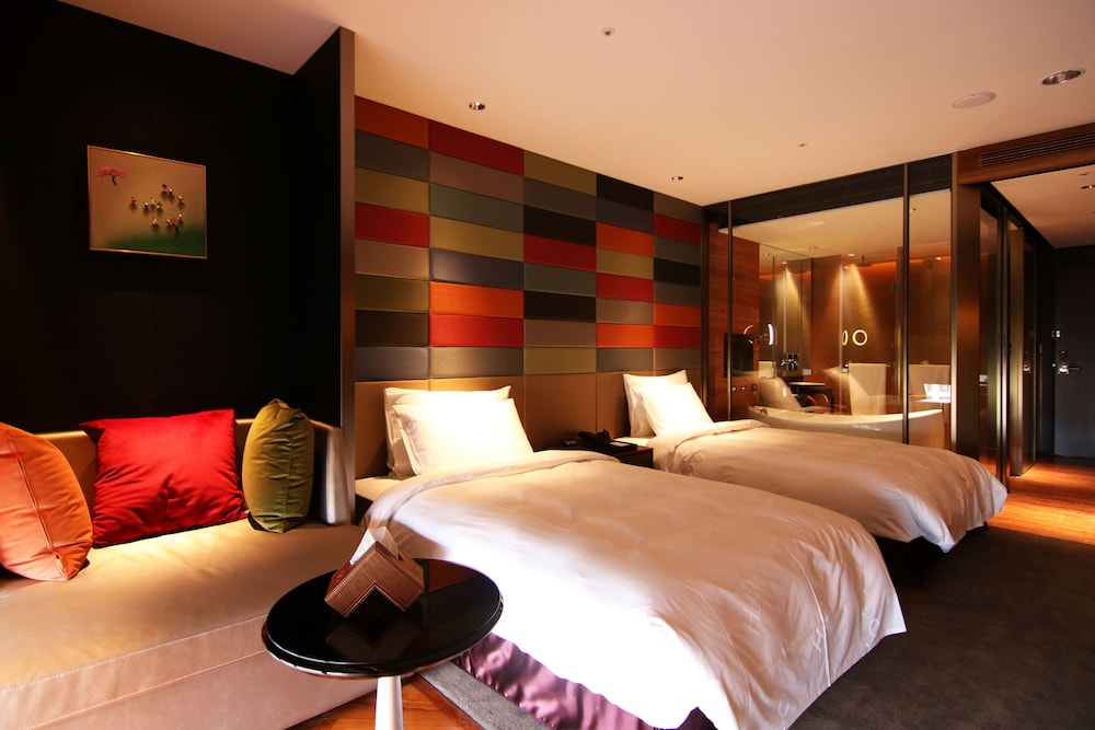 DELUXE, TWIN BEDS, PARK VIEW