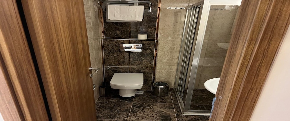 Qualia Park Hotel 50/50