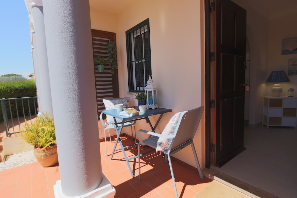 APARTAMENTOS THE OLD VILLAGE BY VILLAGE 4U 40/75