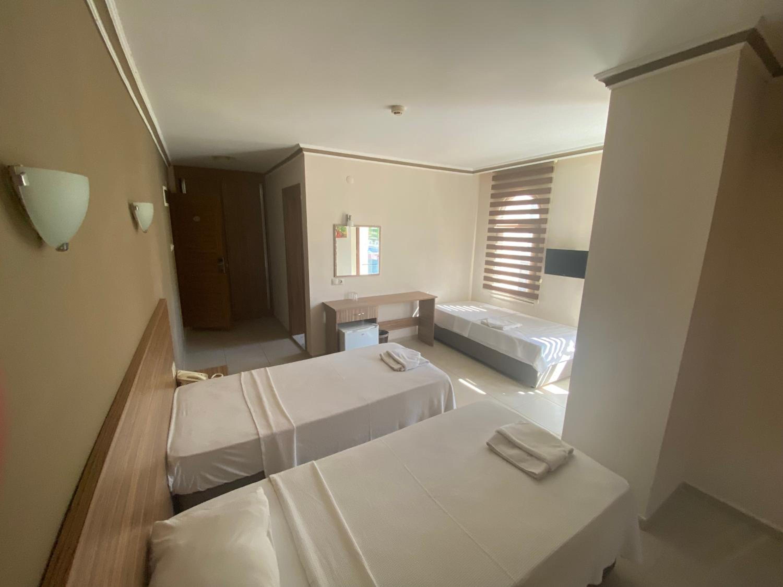 غرفة ديلوكس ثلاثية، Astoria Life Hotel 4/7