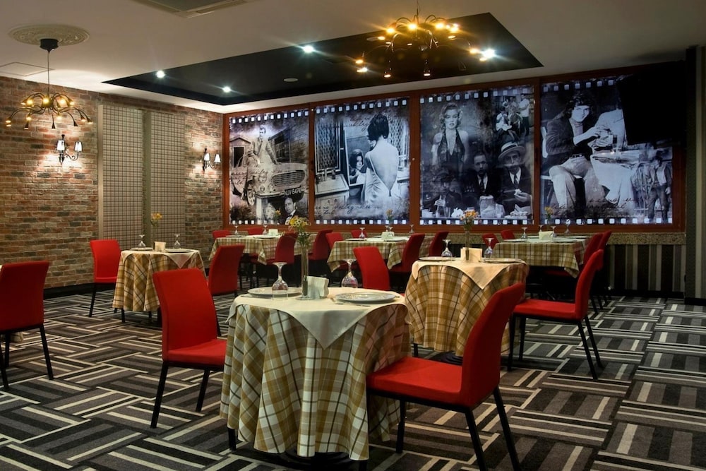 Maltepe 2000 Hotel 33/38