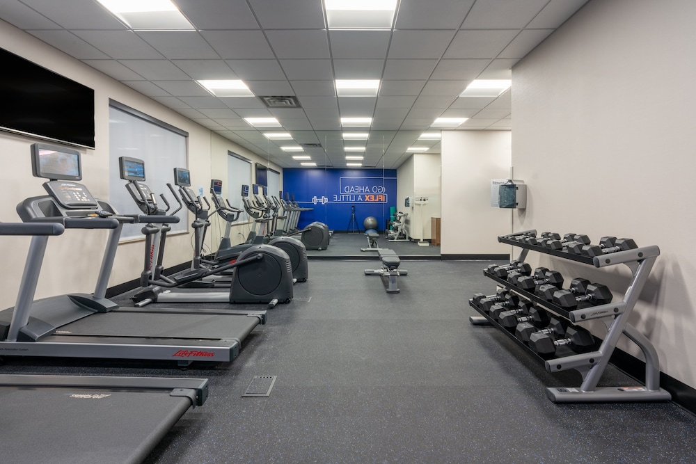 Holiday Inn Express Suites Vaughan 46/78