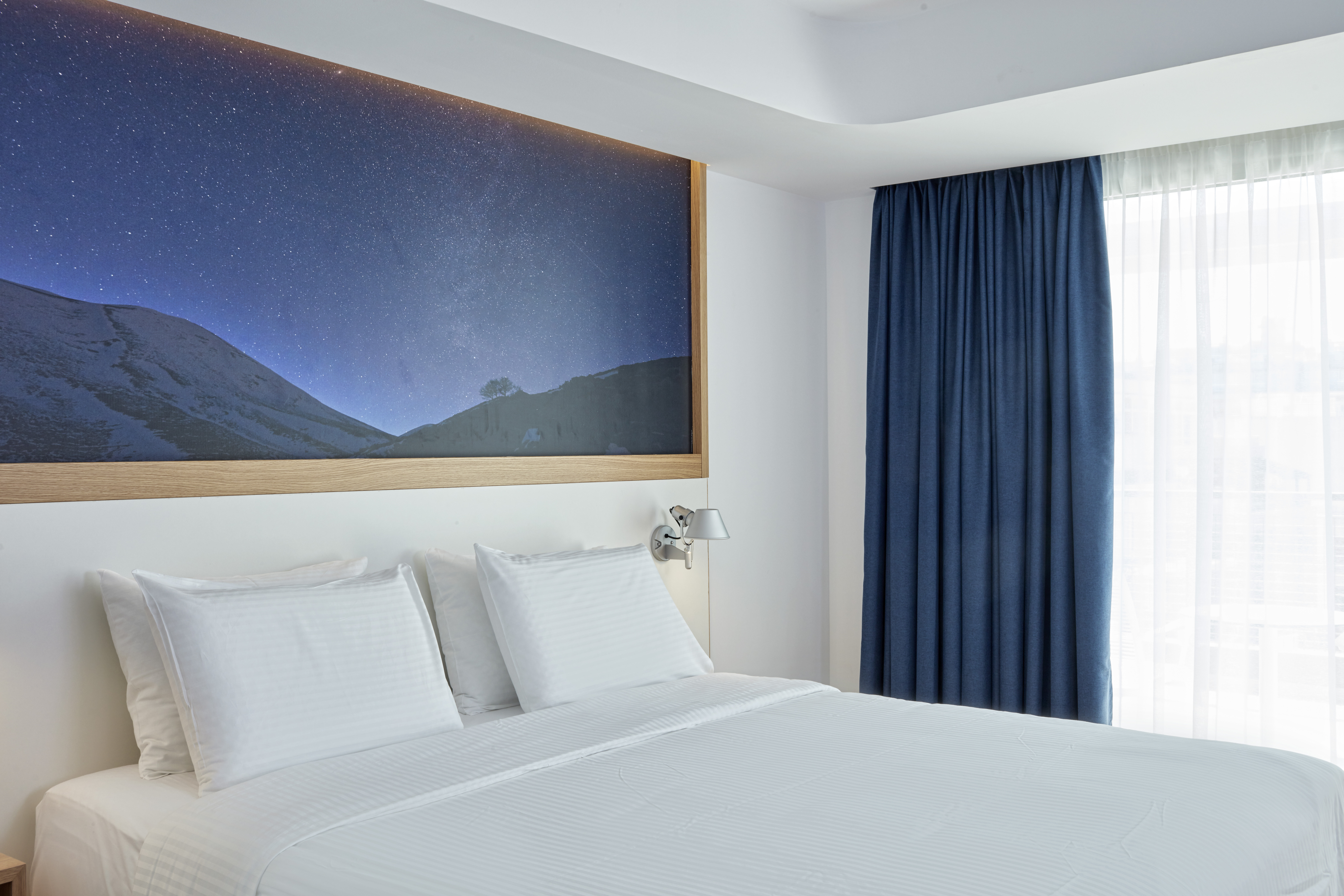Club, Double or Twin Bed 3/6