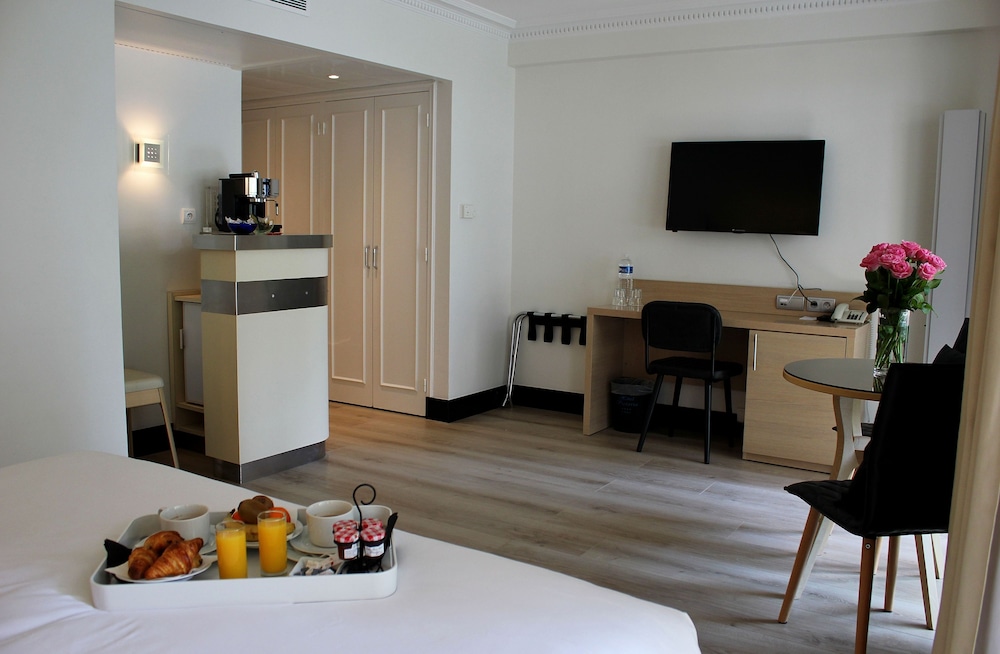 Hotel Victoria 8/64