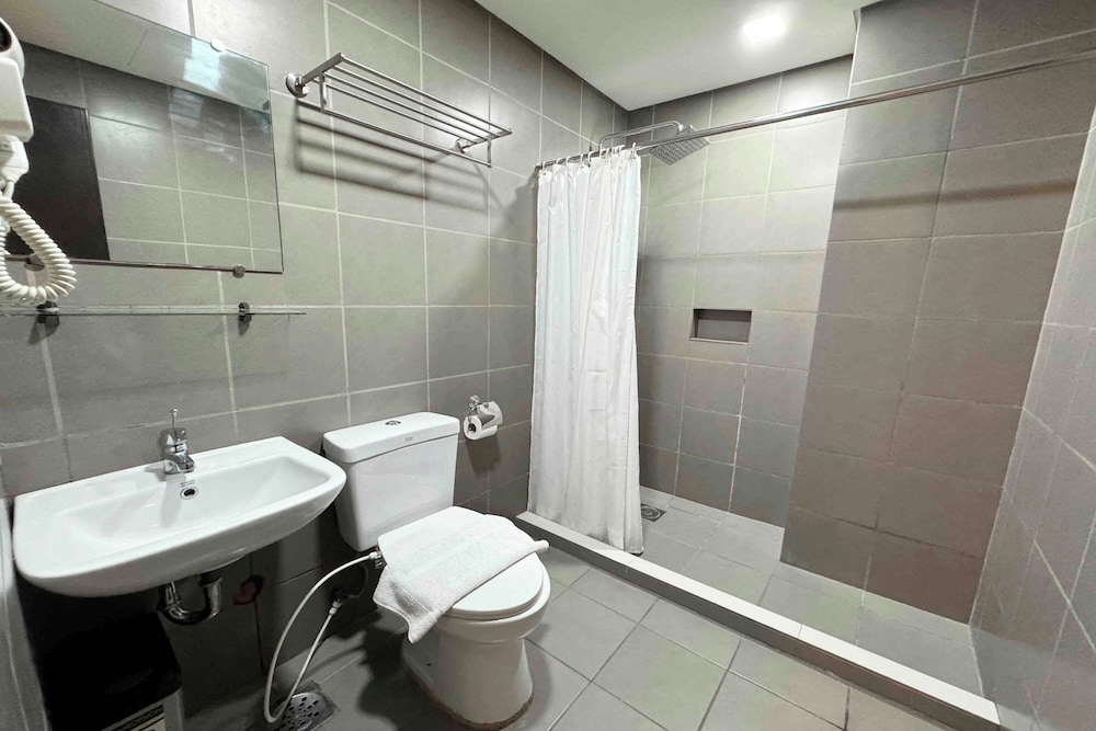 Belltower CSheLi Suites Bantay - Vigan by ZUZU 77/83
