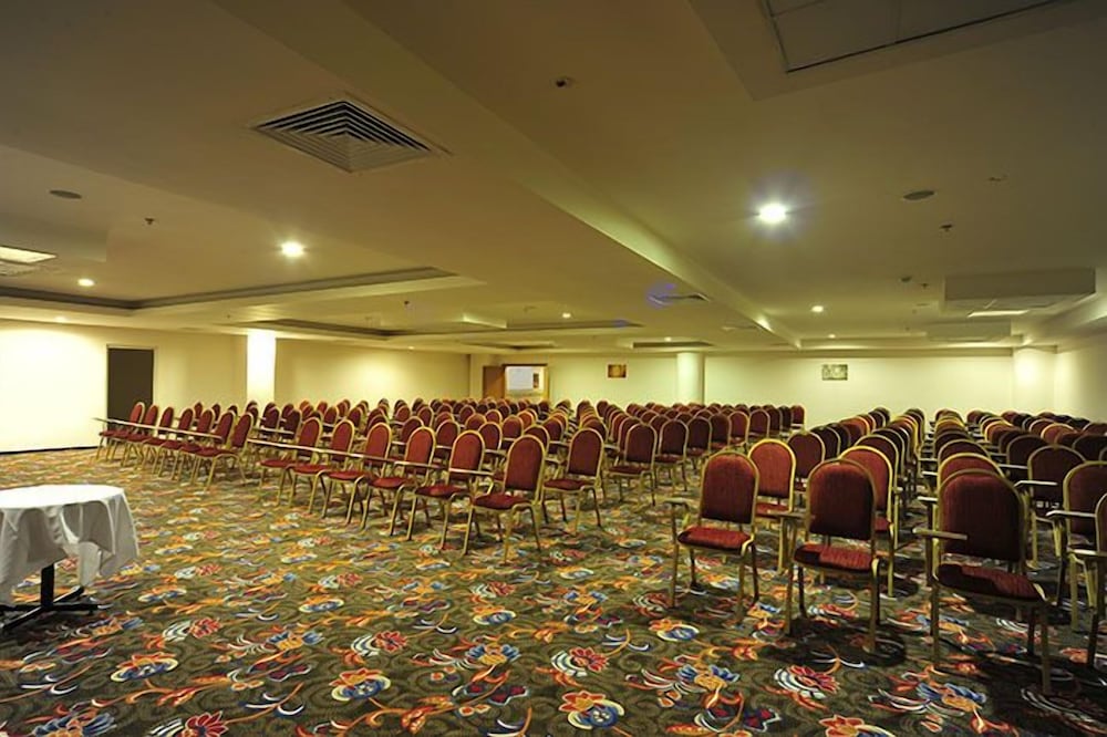 Cenger Beach Resort & Spa 40/50