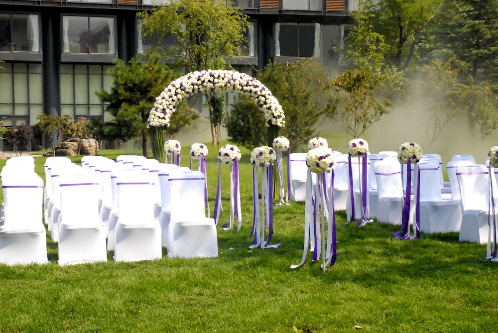 The Lakeview Hotel 21/25