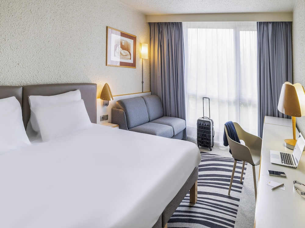NOVOTEL VALENCIENNES AERODROME 12/48