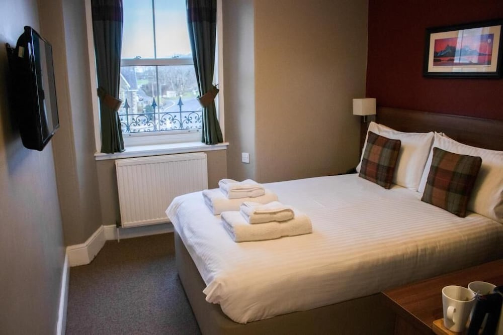PORTREE HOTEL 16/36