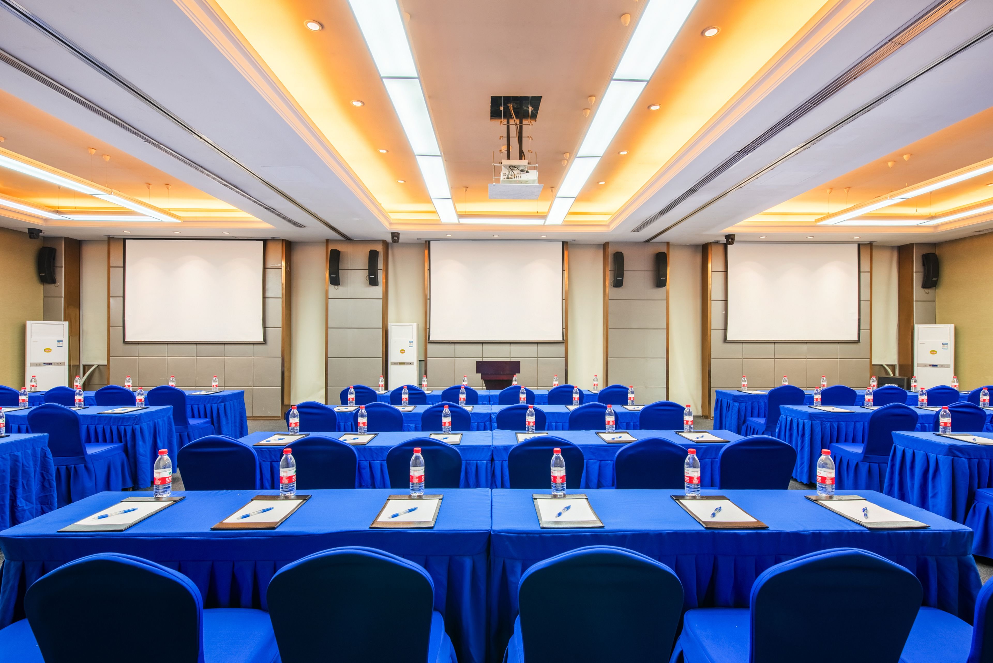 HOLIDAY INN EXPRESS SHENYANG GOLDEN CORRIDOR 43/49