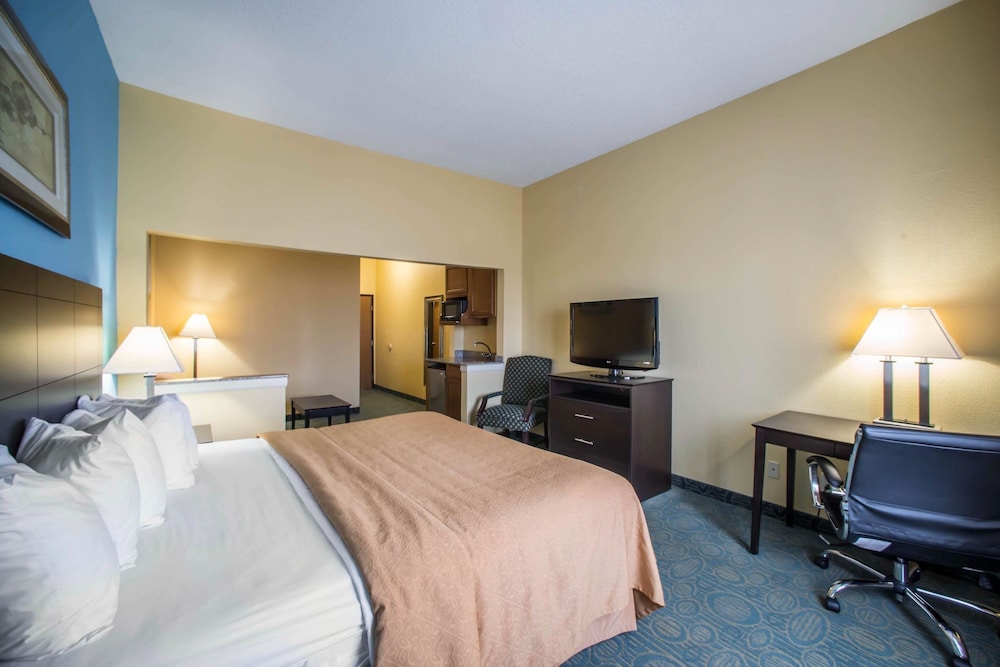 Quality Inn Litchfield Route 66 8/36