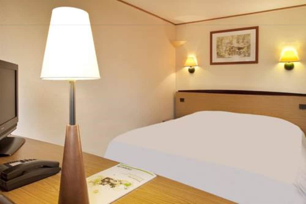 Kyriad Niort Est La Creche 18/51
