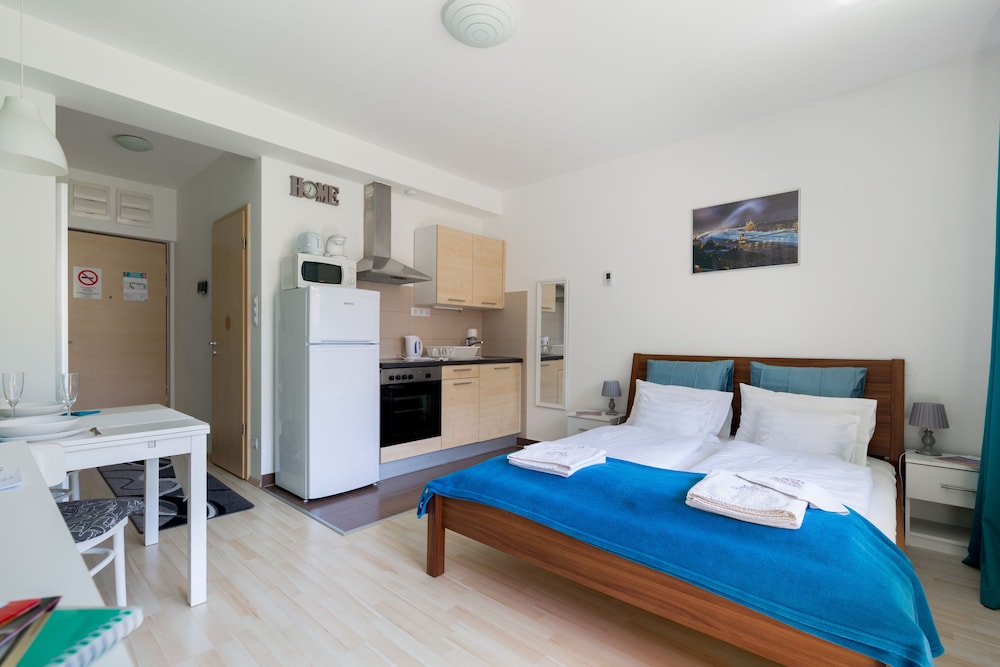 SUN RESORT APARTMENTS 7/33