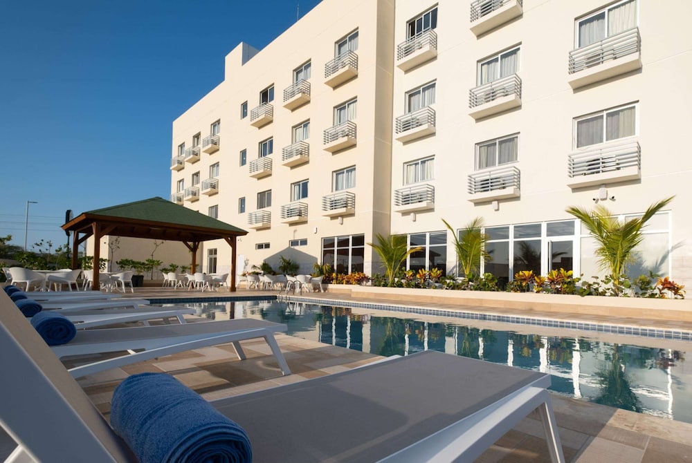 Super 8 by Wyndham Manzanillo 3/50