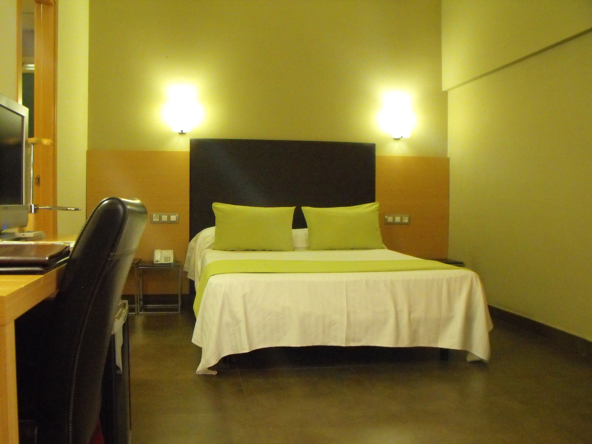 SUPERIOR, DOUBLE BED