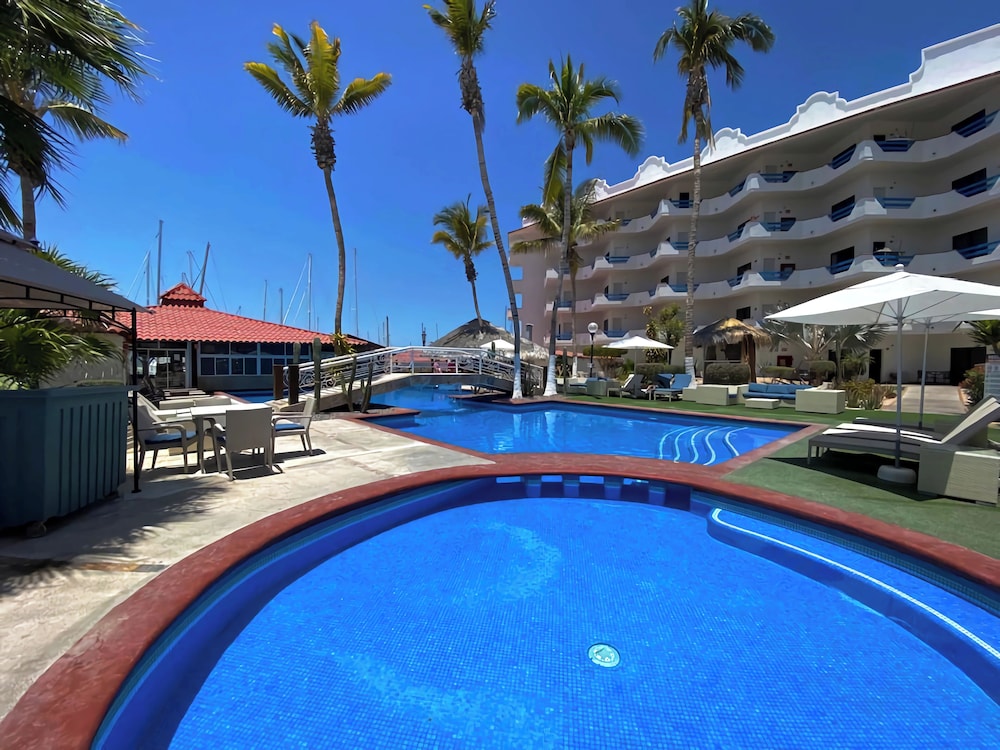 The Westmarine Waterfront Hotel 56/61