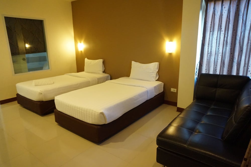 Panwalee Hotel 16/64