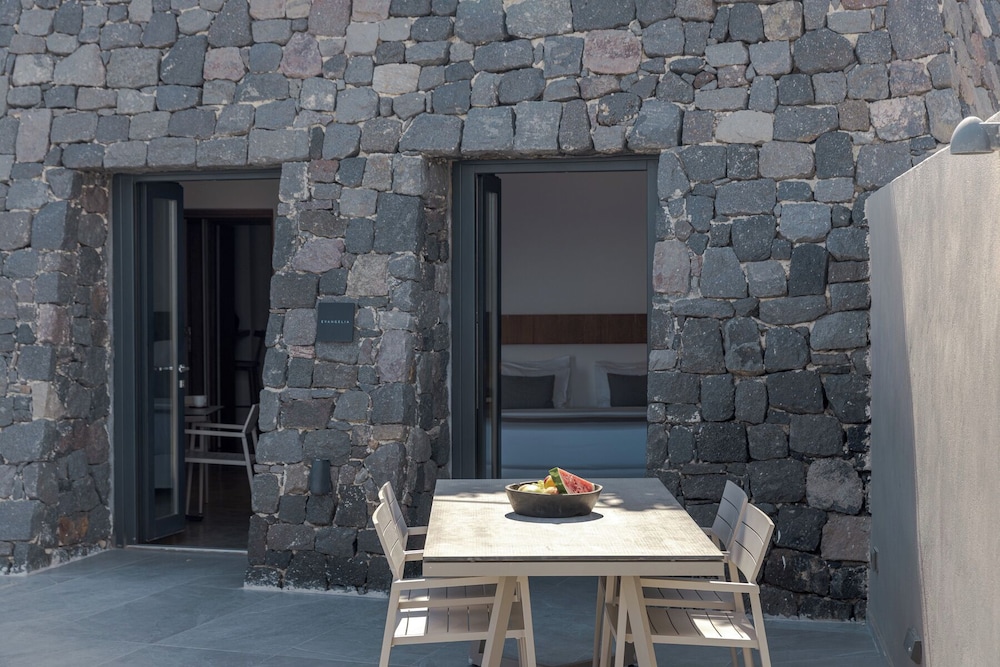 Melidonia Suites 43/49