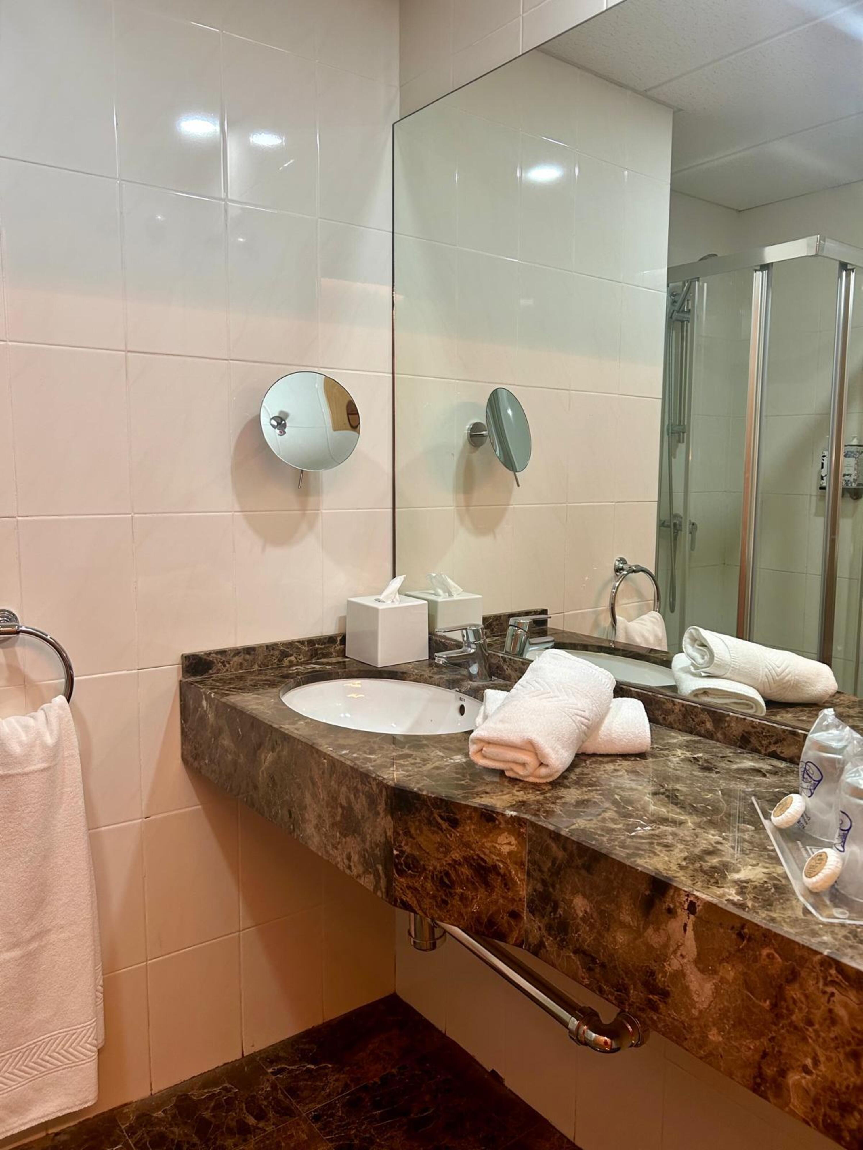 Room, Double Bed, with Child Extra Bed, Sea View، Hotel Santa Rosa 2/2