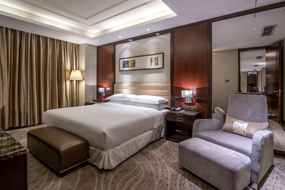 Crowne Plaza Tianjin Binhai Center 21/64